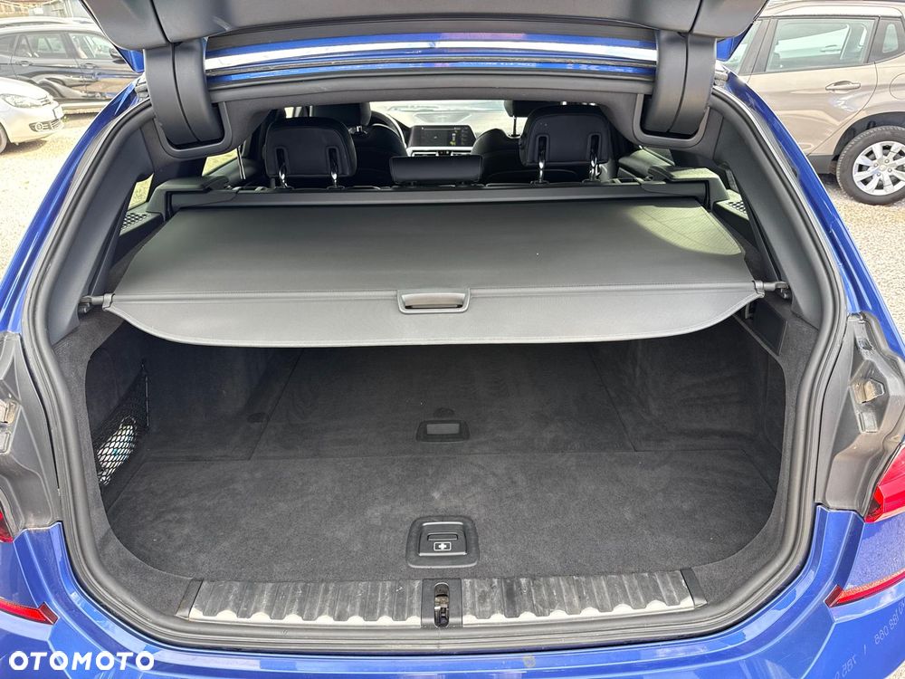 BMW Seria 3 320d Edition M Sport Shadow - 30
