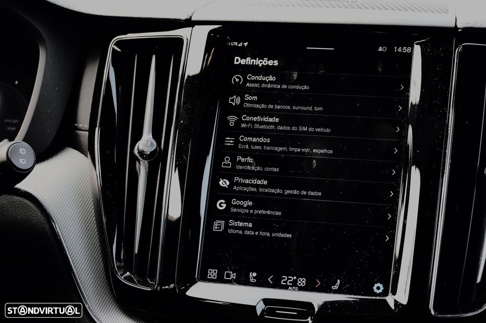 Volvo XC 60 2.0 T6 PHEV Ultra Dark - 24