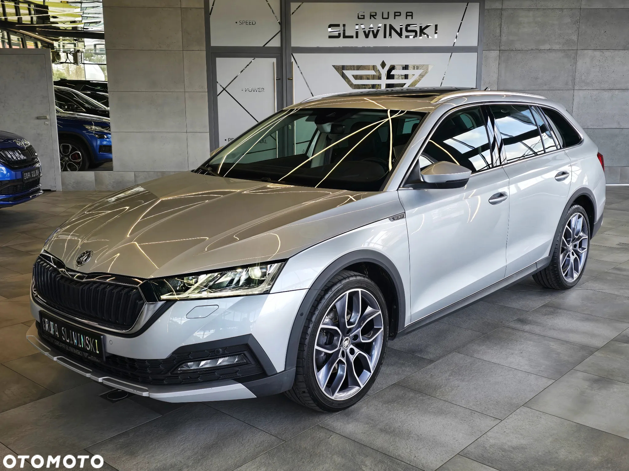 Skoda Octavia Combi 2.0 TDI DSG 4x4 Scout - 3