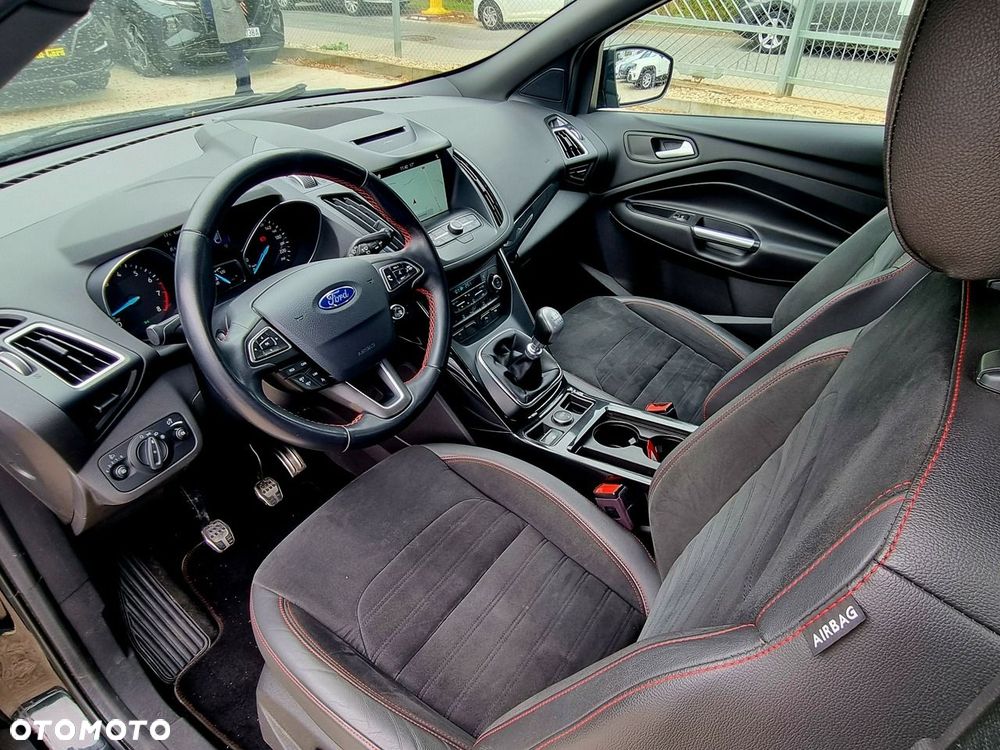Ford Kuga 1.5 EcoBoost 2x4 ST-Line - 10