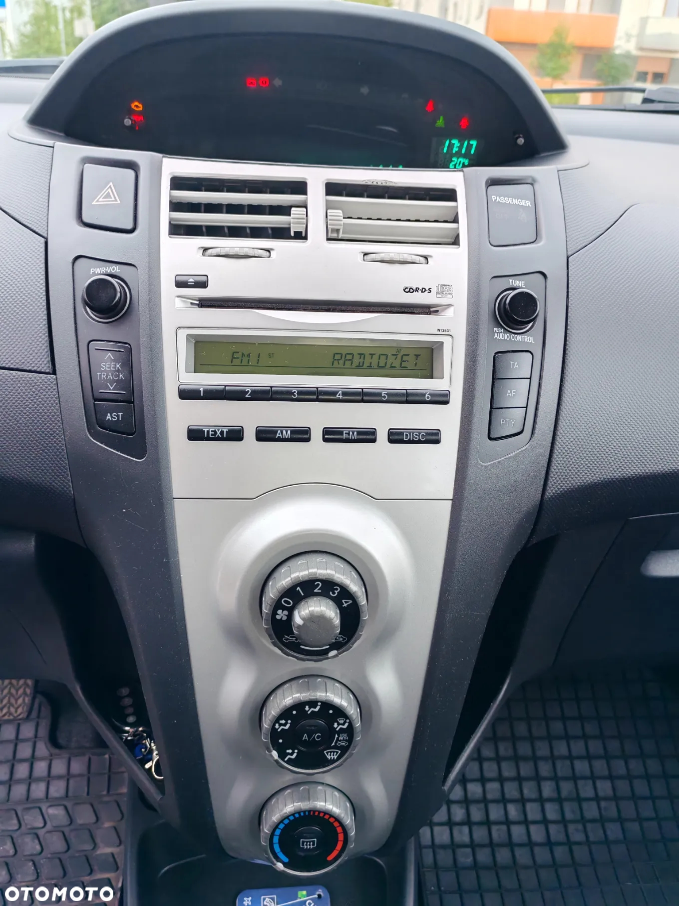 Toyota Yaris 1.3 VVT-i Cool - 13