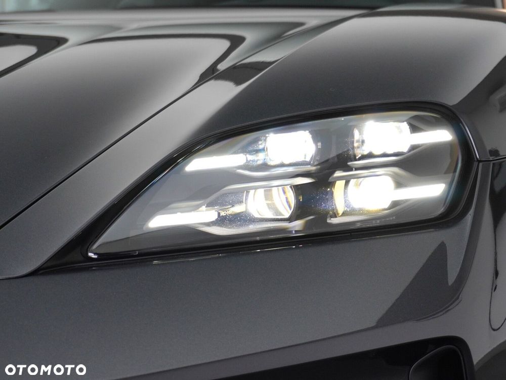 Porsche Taycan 105kWh 4S Black Edition - 10