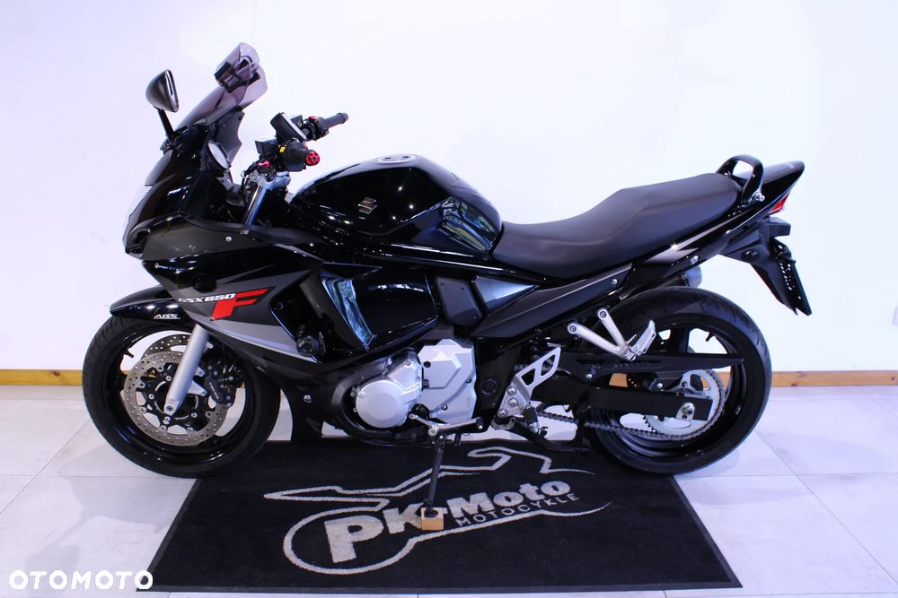 Suzuki GSX - 3