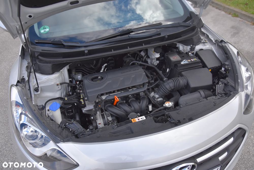Hyundai i30 blue Kombi 1.4 YES Gold - 37