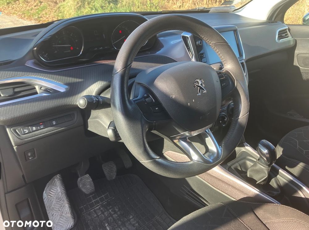 Peugeot 2008 e-HDi FAP 92 STOP & START Allure - 4