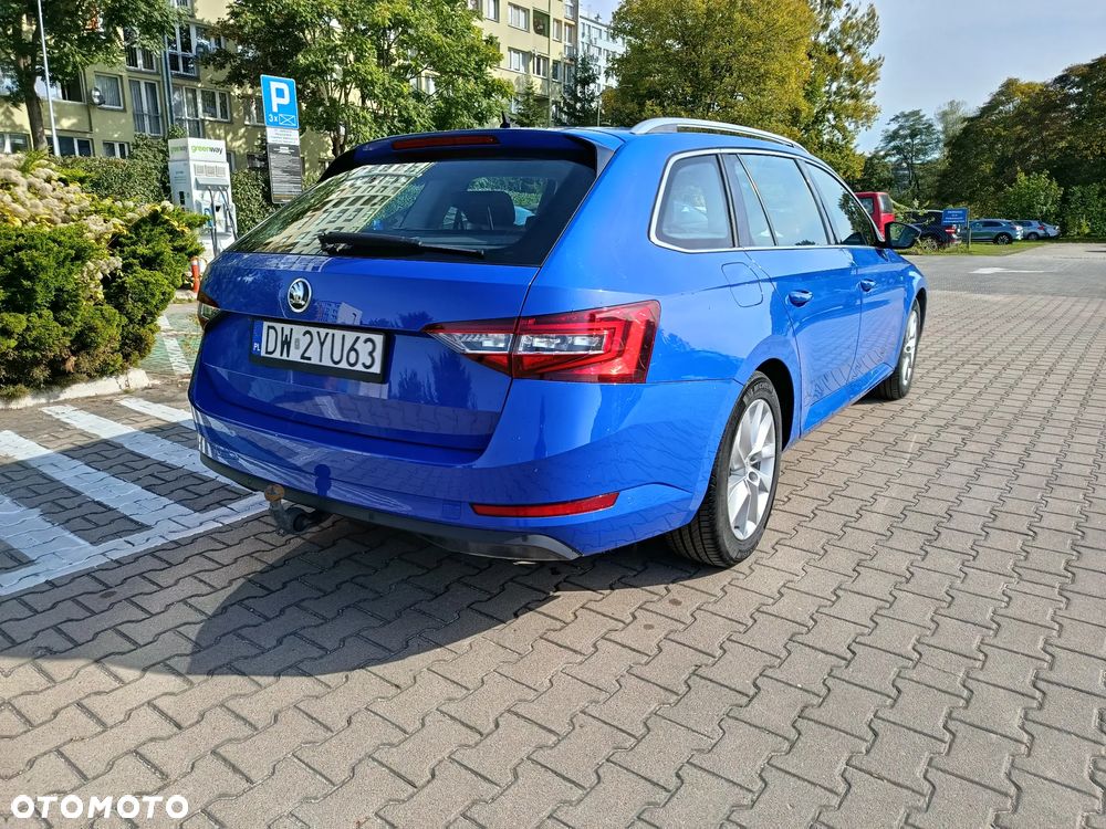 Skoda Superb 2.0 TDI L&K DSG7 - 11