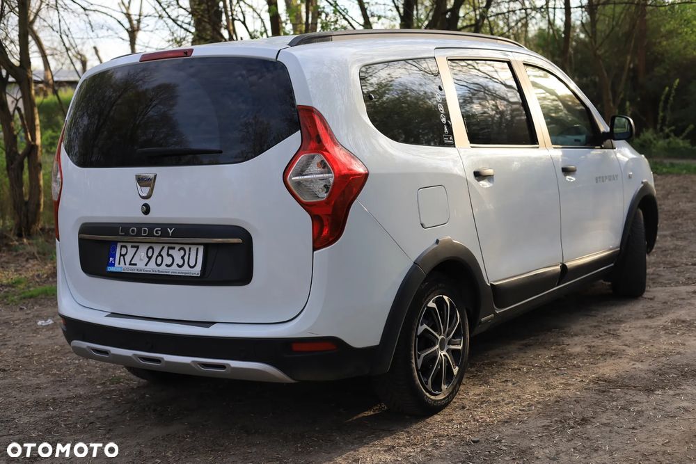 Dacia Lodgy 1.6 SCe Stepway S&S - 5