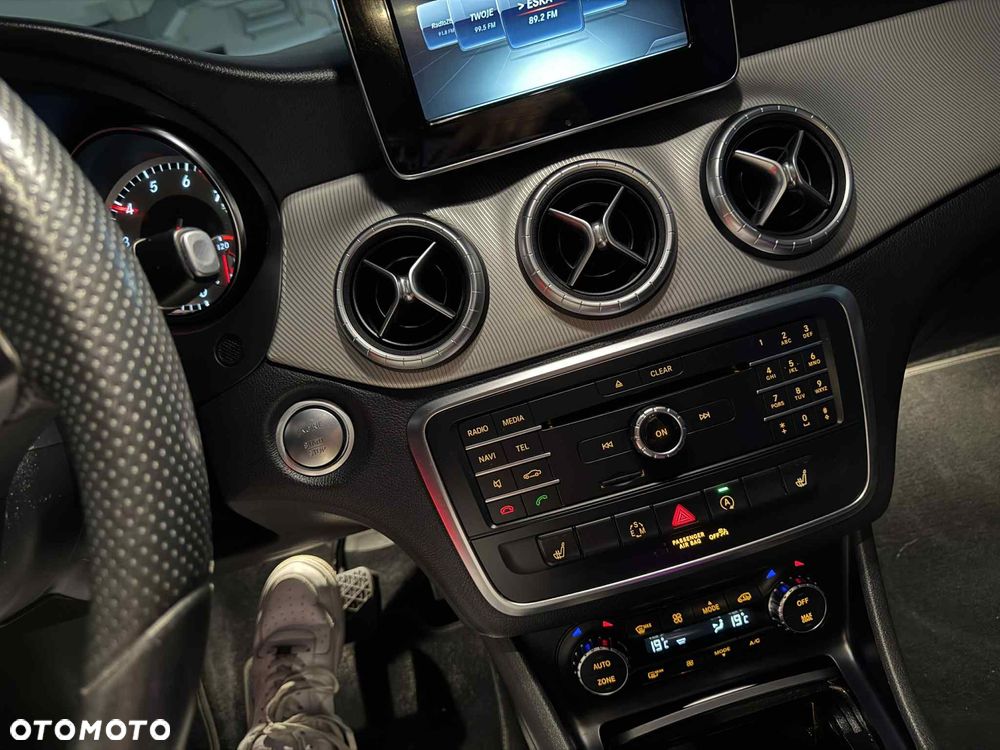 Mercedes-Benz CLA 250 7G-DCT AMG Line - 18