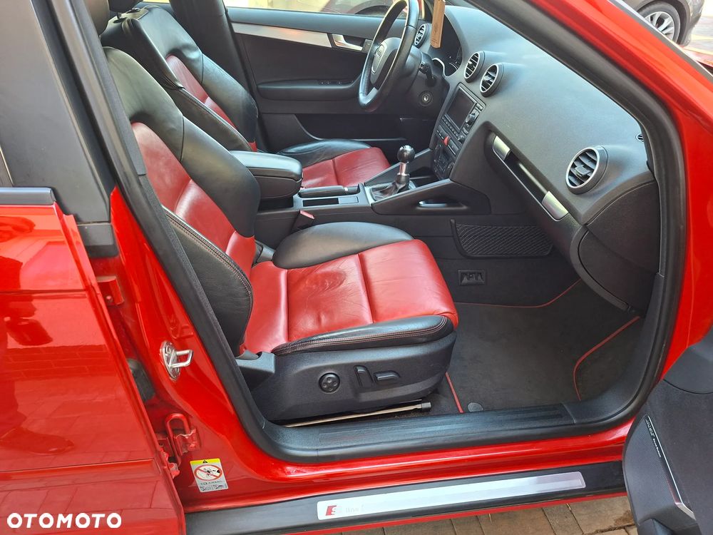 Audi A3 Sportback 2.0 TDI DPF S line Sportpaket plus - 2