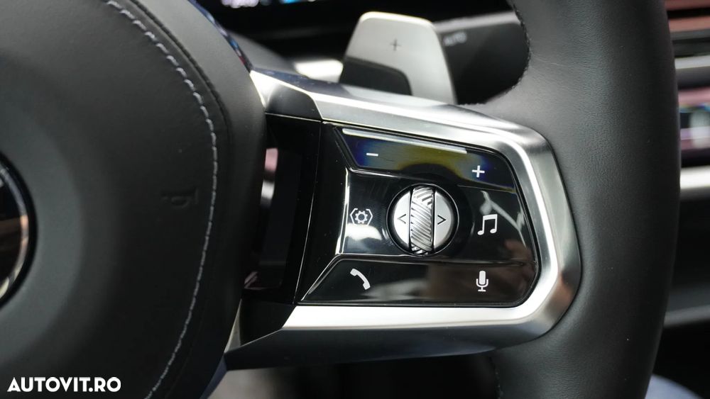 BMW Seria 7 740d xDrive - 28