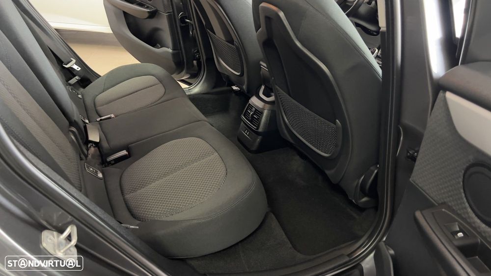 BMW 216 Active Tourer d Aut. Luxury Line - 14
