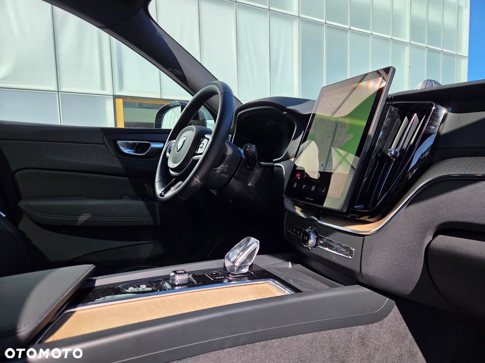 Volvo XC 60 B5 B AWD Ultra Dark - 16