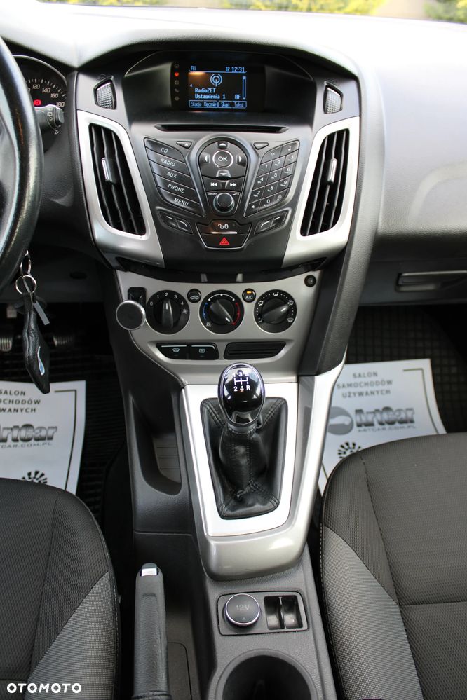 Ford Focus 1.6 Ambiente - 27