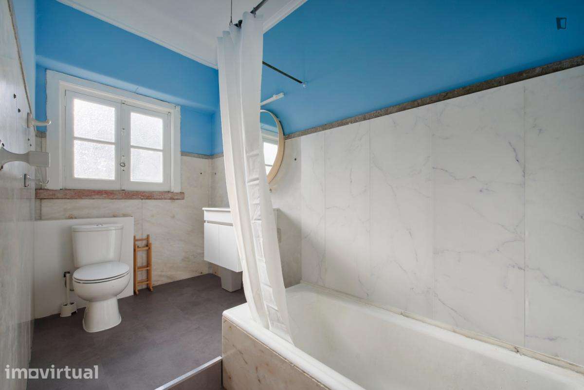 Quarto - localizado em Marquês de Pombal Lisbon - Grande imagem: 3/51