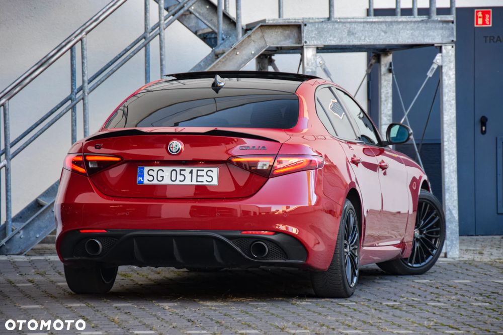 Alfa Romeo Giulia 2.0 Turbo 16V AT8-Q4 Ti - 6