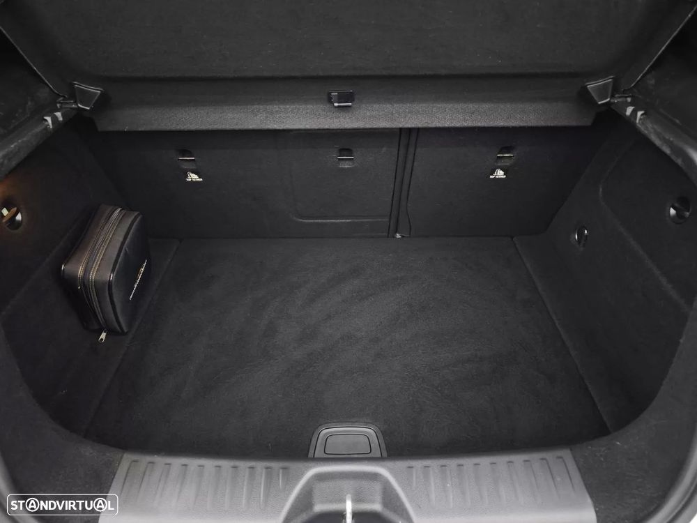 Mercedes-Benz A 180 d AMG Line - 17