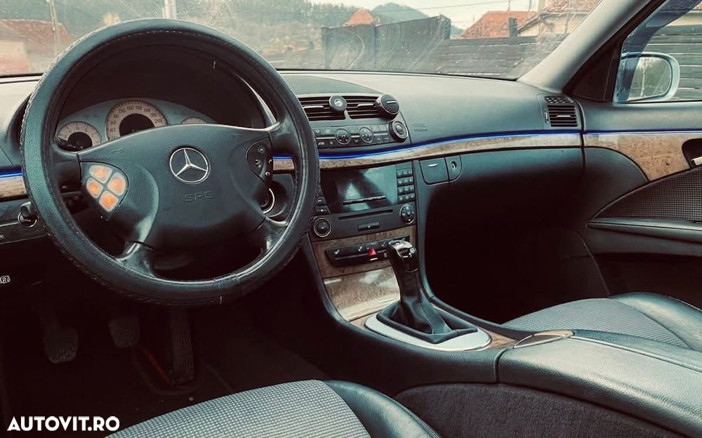 Mercedes-Benz E 220 CDI Avantgarde - 11