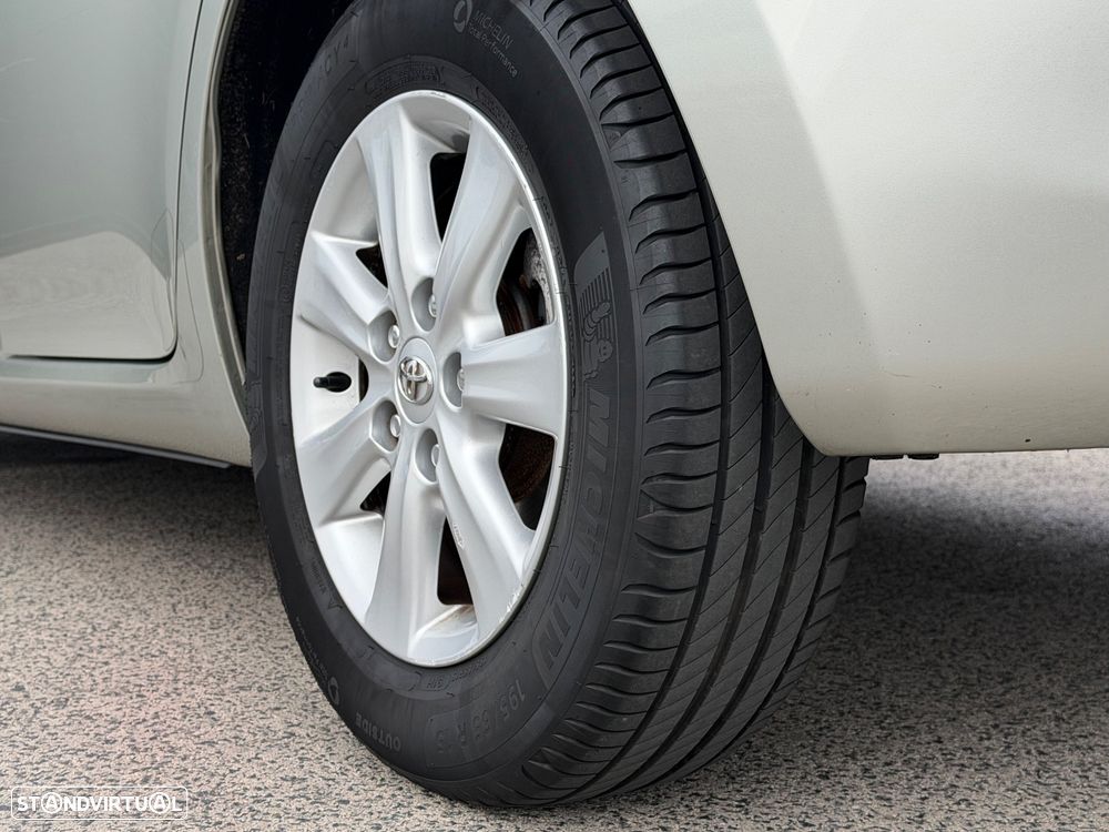 Toyota Auris 1.4 D-4D Comfort - 21