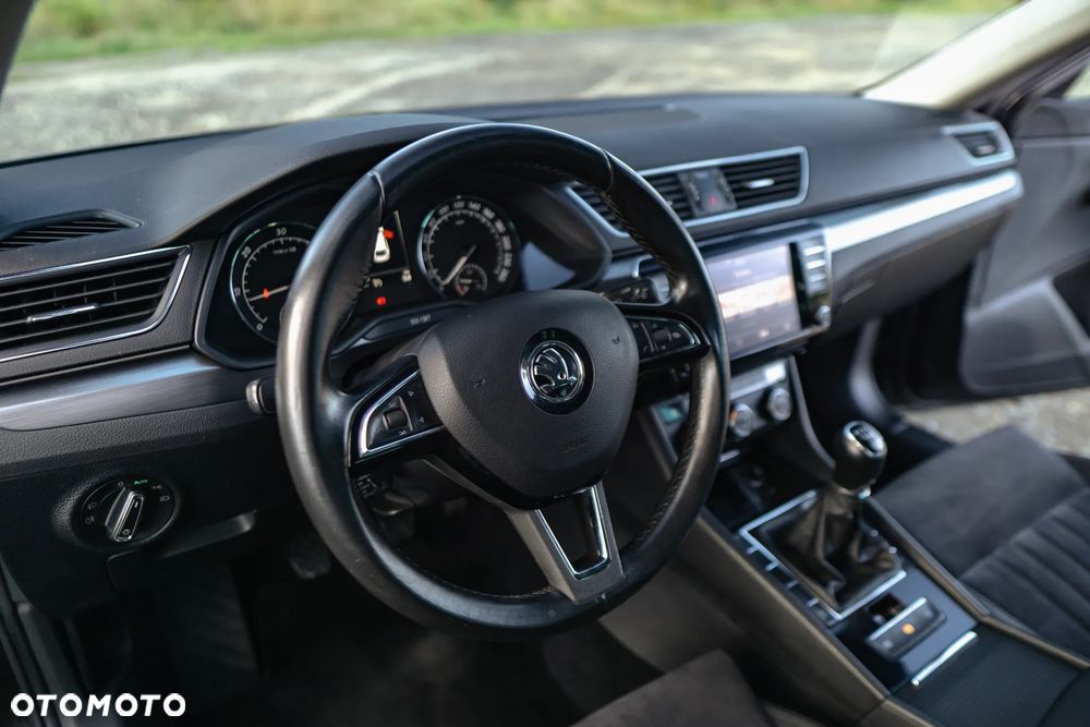 Skoda Superb - 25