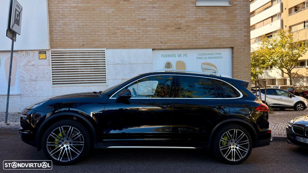 Porsche Cayenne - 2