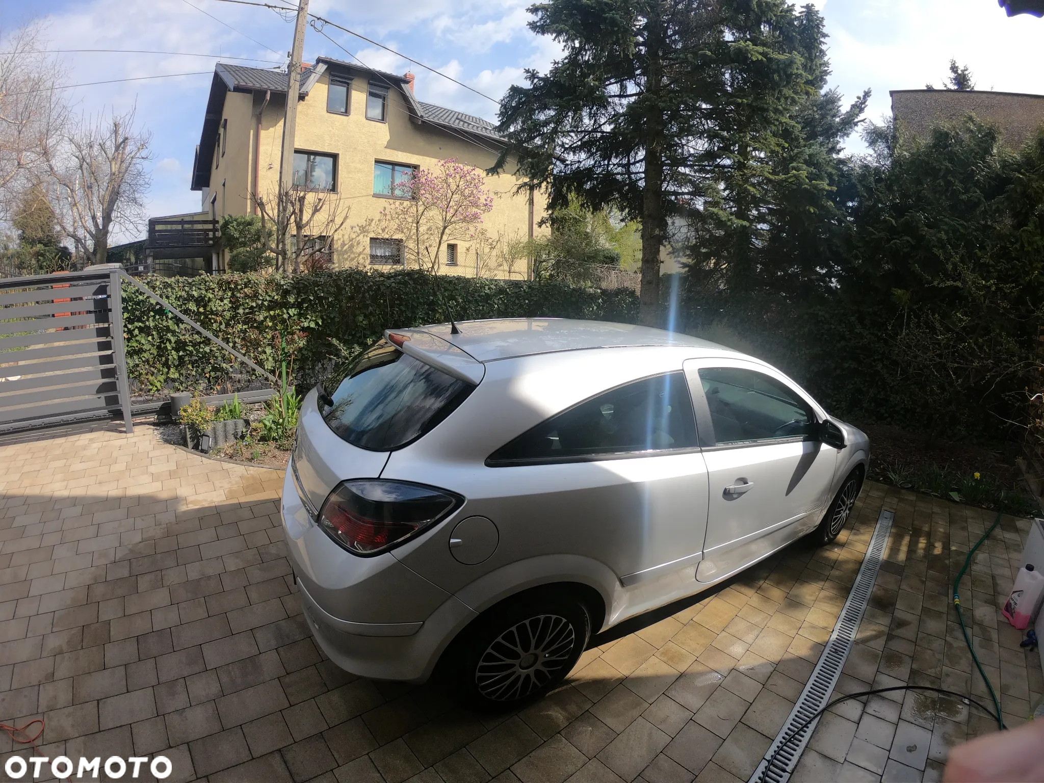 Opel Astra III GTC 1.4 Cosmo - 3
