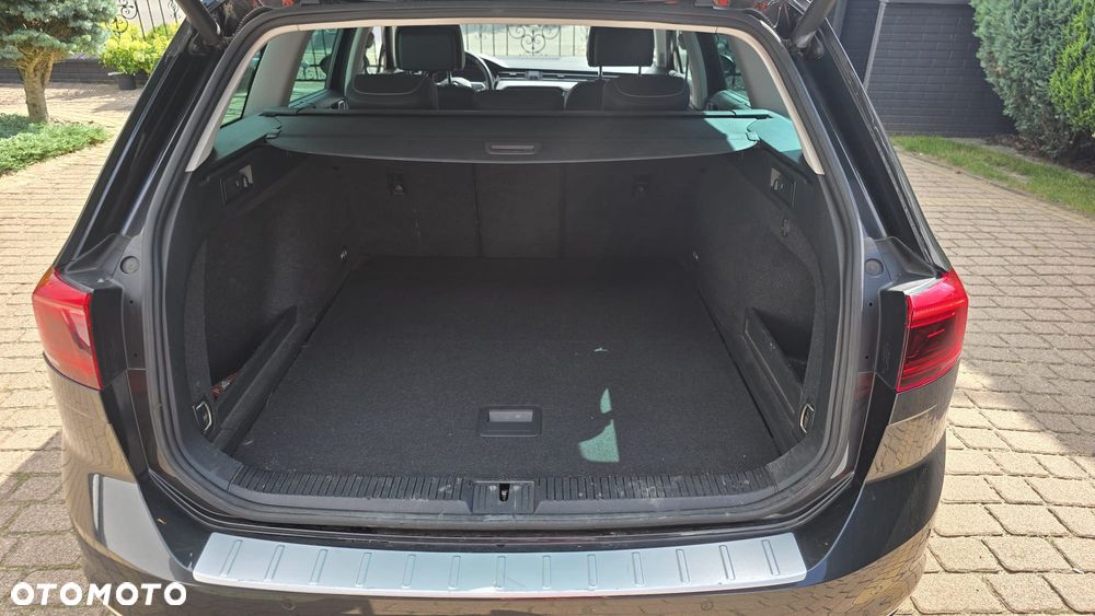 Volkswagen Passat 2.0 TDI Elegance DSG - 9