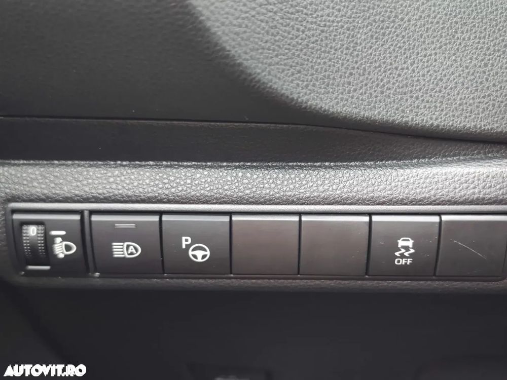 Toyota Corolla 1.8 Business Edition - 25