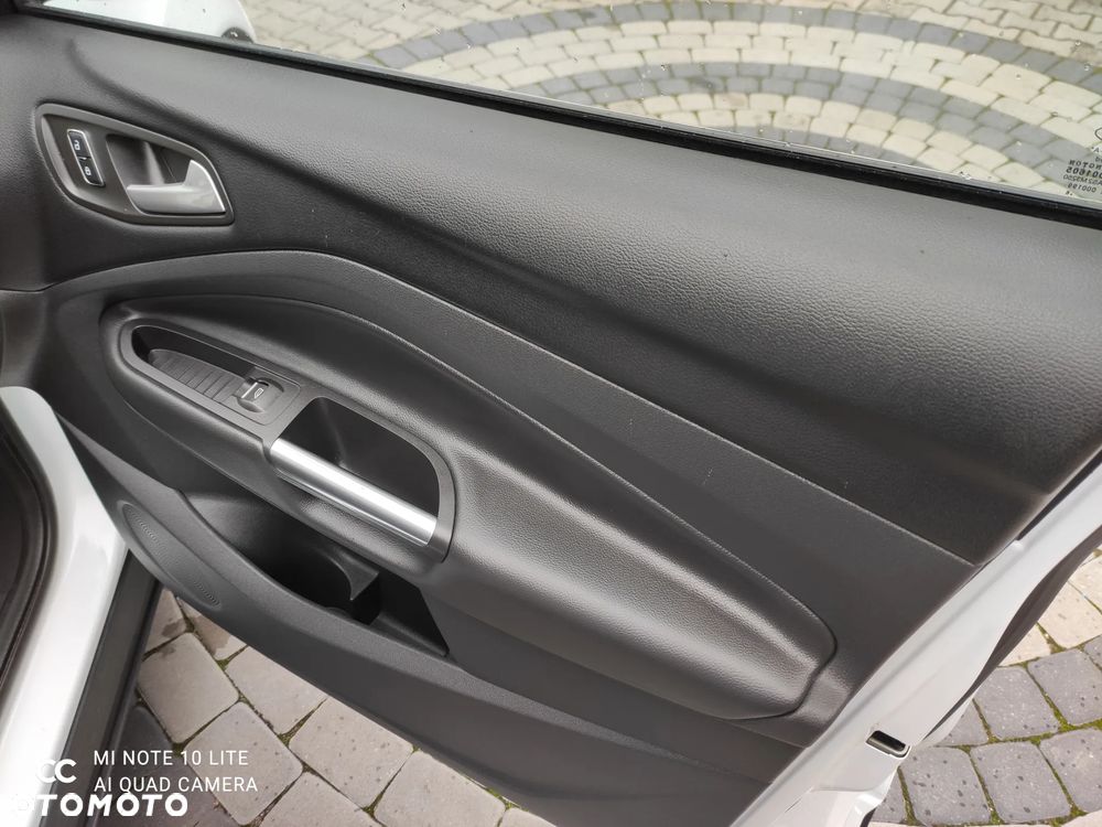 Ford Kuga 1.5 EcoBoost 2x4 Trend - 21