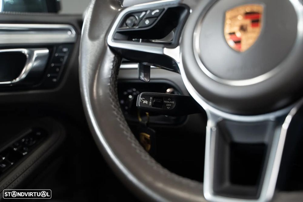 Porsche Macan S - 23