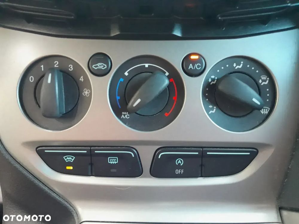 Ford Focus 1.0 EcoBoost STart-Stopp-System TITANIUM - 19