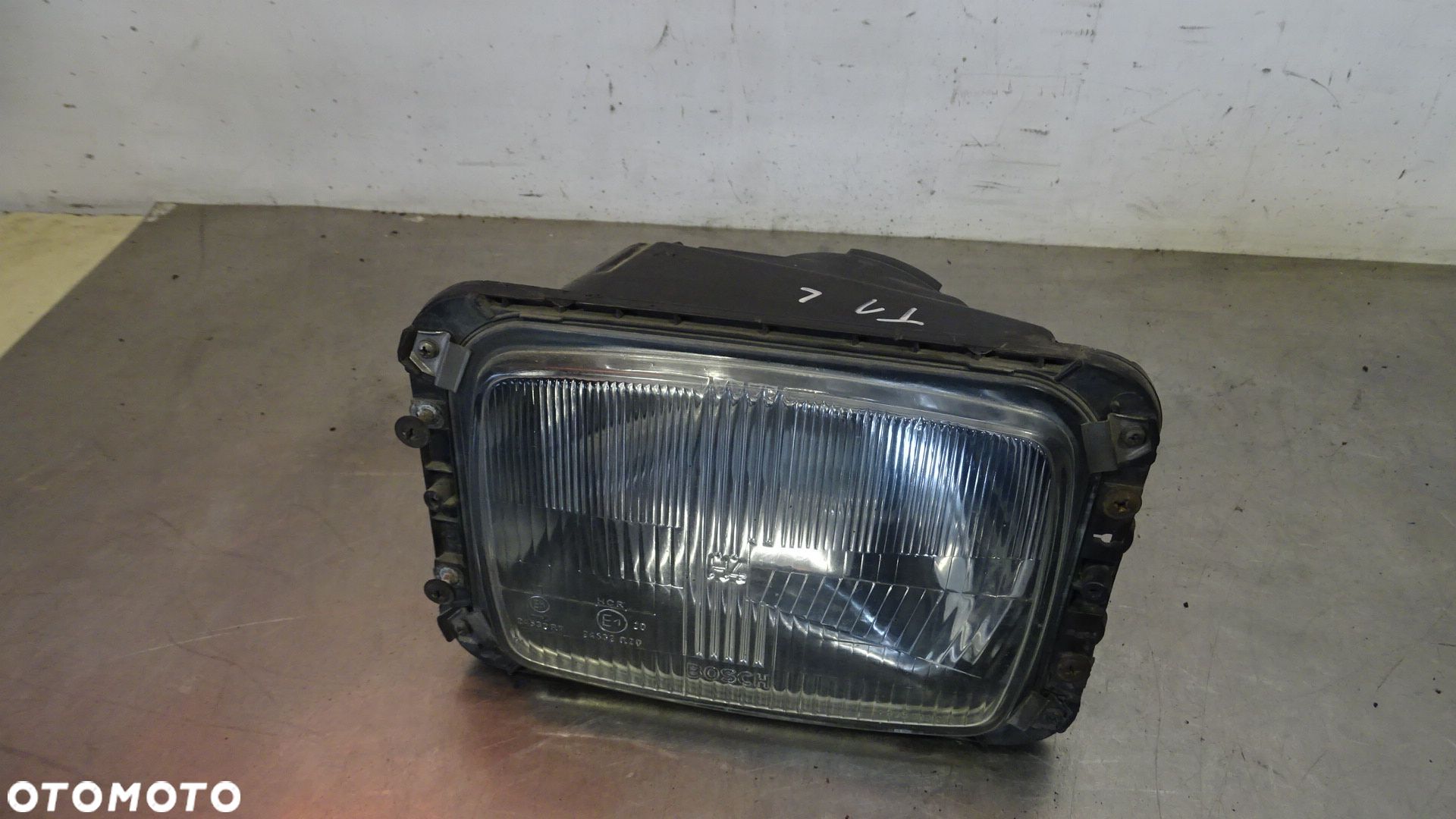 LAMPA LEWA PRZEDNIA MERCEDES T1 KACZKA 208D - 1