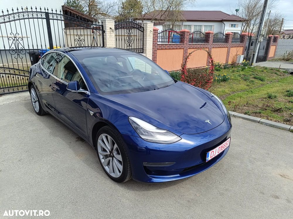 Tesla Model 3 - 3