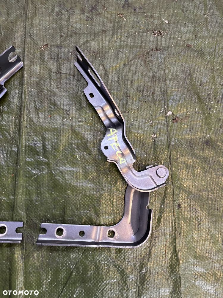 Seat Ateca zawias maski prawy lewy 575823302A 575823301A - 2