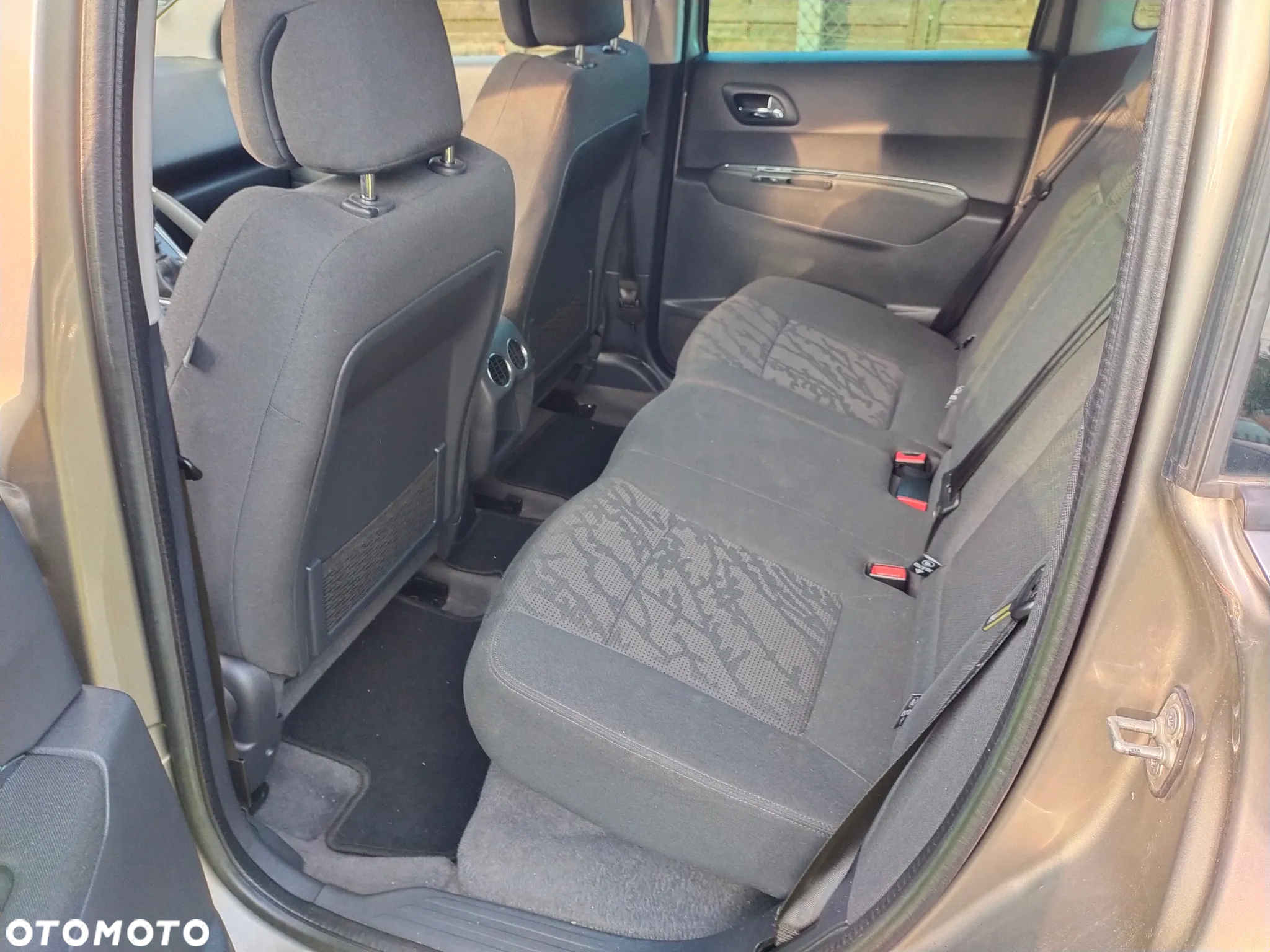 Peugeot 3008 1.6 HDi Premium - 8