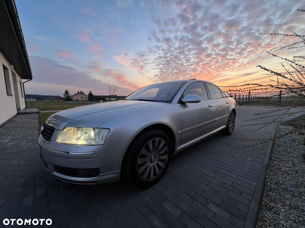 Audi A8 4.2 Quattro - 8