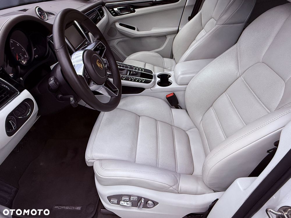 Porsche Macan - 12