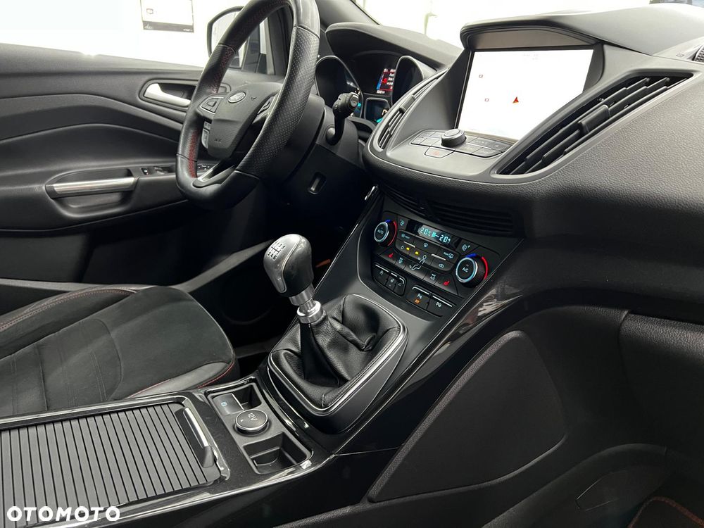 Ford Kuga - 35