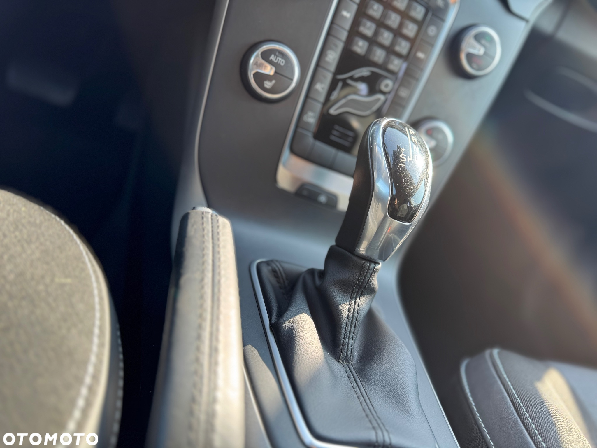 Volvo V40 D2 Drive-E Momentum - 18