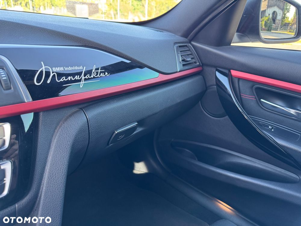 BMW Seria 3 320i Sport Line - 27
