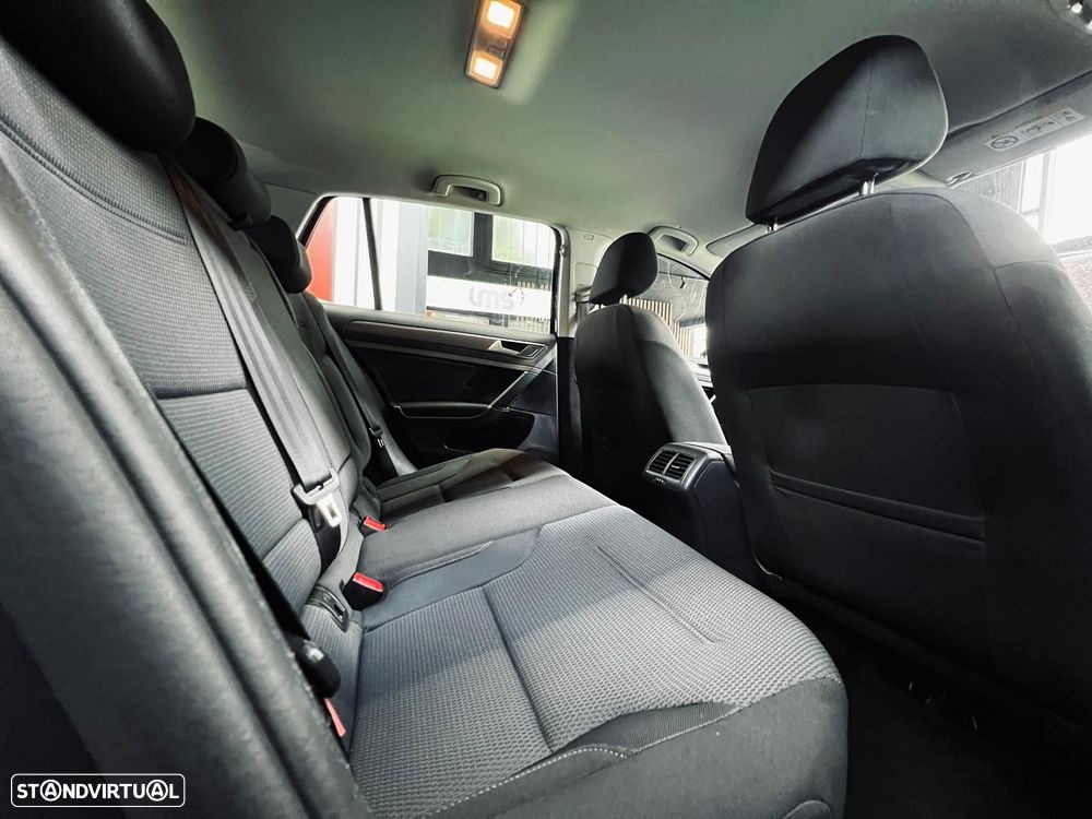 VW Golf 1.6 TDI Confortline - 33