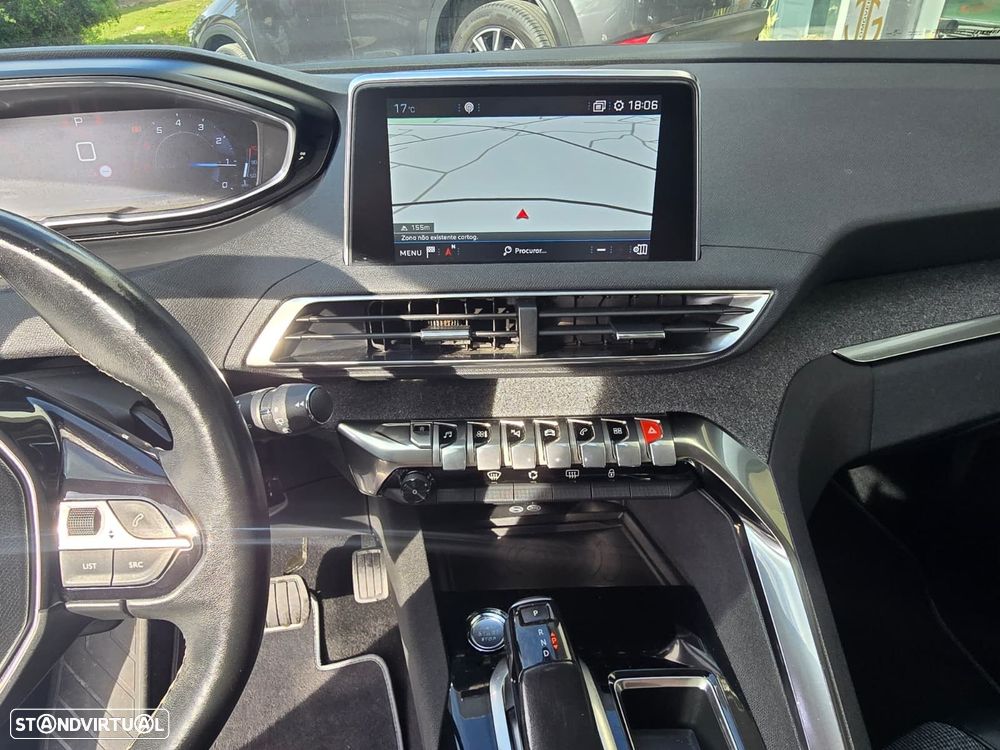 Peugeot 3008 1.2 PureTech Allure EAT8 - 23