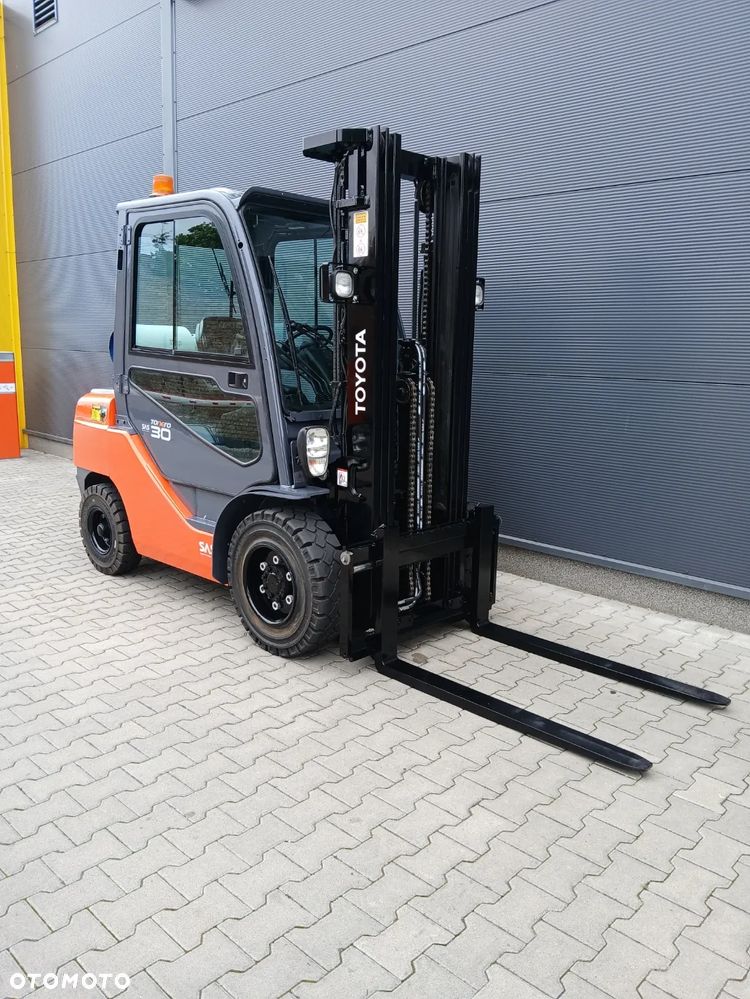 Toyota 02-8FGF30 - 3
