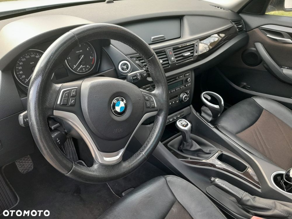 BMW X1 xDrive18d Sport Line - 6
