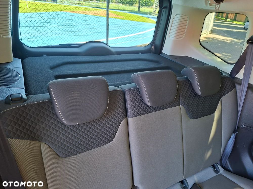 Ford Tourneo Courier 1.5 TDCi S&S Titanium - 17