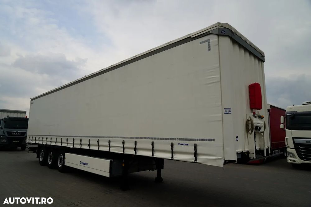 Krone CORTINĂ KRONE / 2024 / COȘ PENTRU PALEȚI / 2 AXE RIDICATIVE / PUȚIN FOLOSIT / - 2