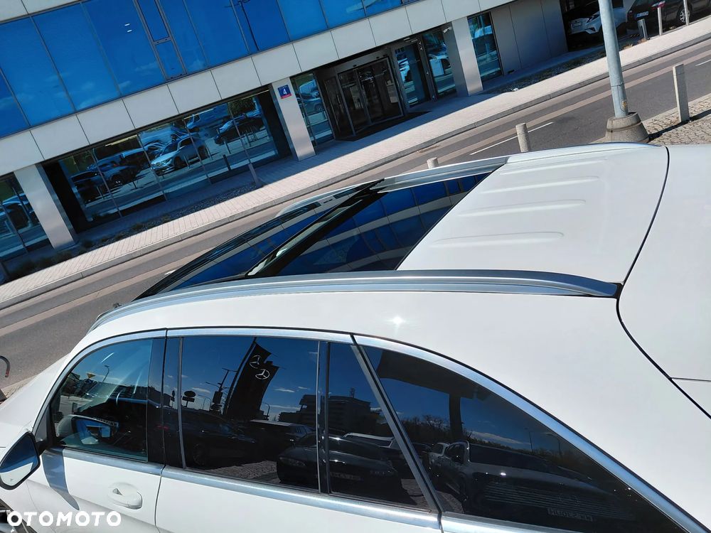 Mercedes-Benz GLC 250 4Matic 9G-TRONIC AMG Line - 11