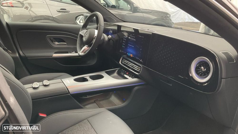 Mercedes-Benz CLA 200 EQ - 4