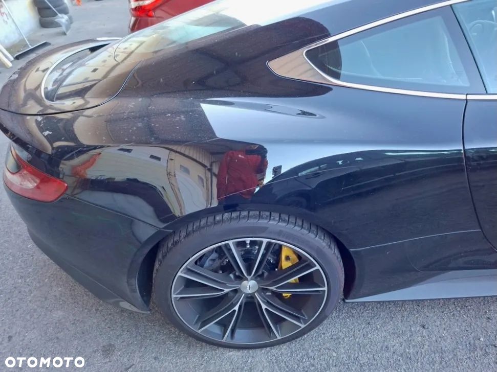 Aston Martin Vanquish Coupe - 10
