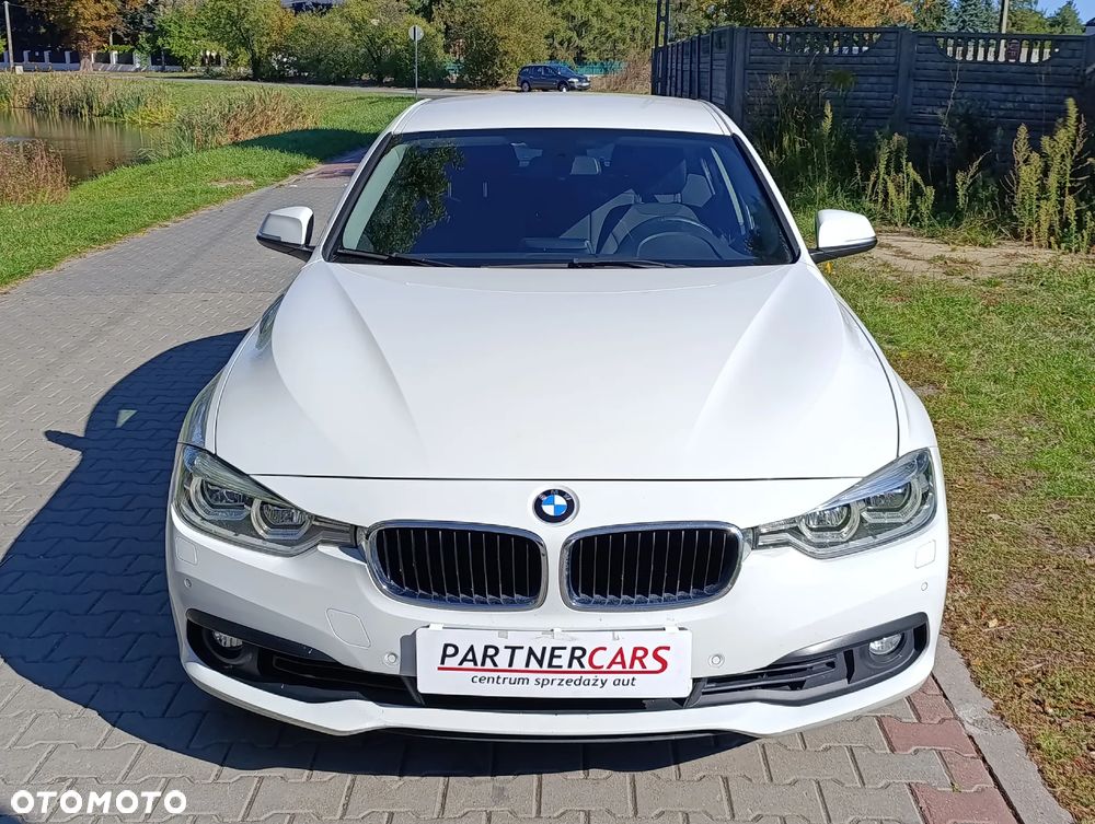 BMW Seria 3 318i - 7
