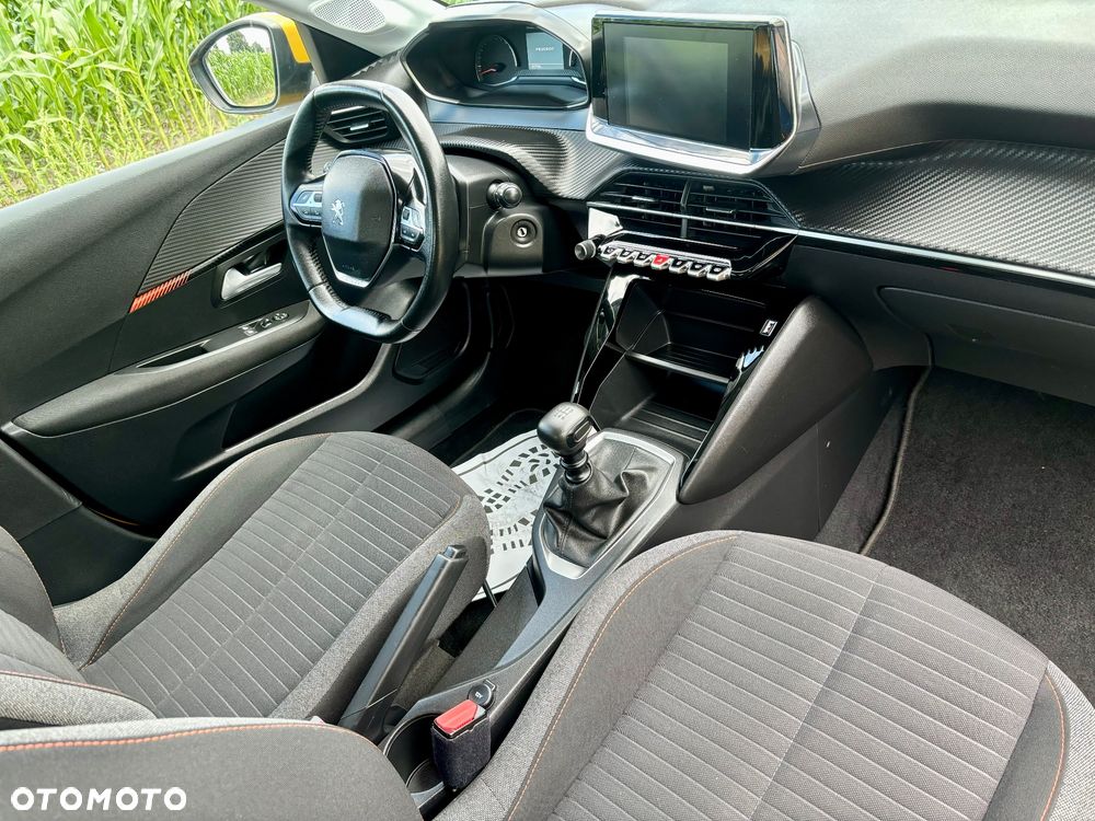 Peugeot 208 - 3